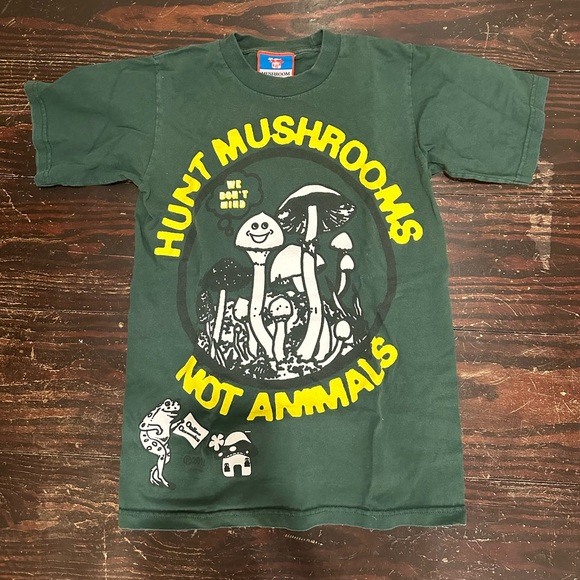 Mushroom Tshirt - Picture 1 of 3